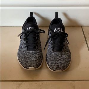 APL running sneakers